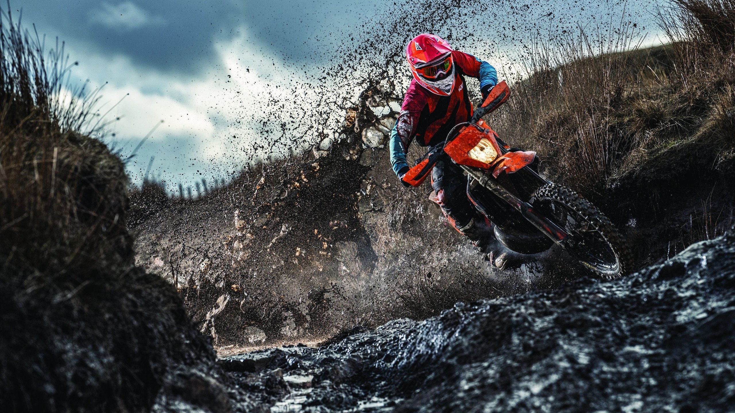 开云体育在线-五大联赛是否增加中场战术模拟训练频率应对快节奏变化，五大联赛场地大小